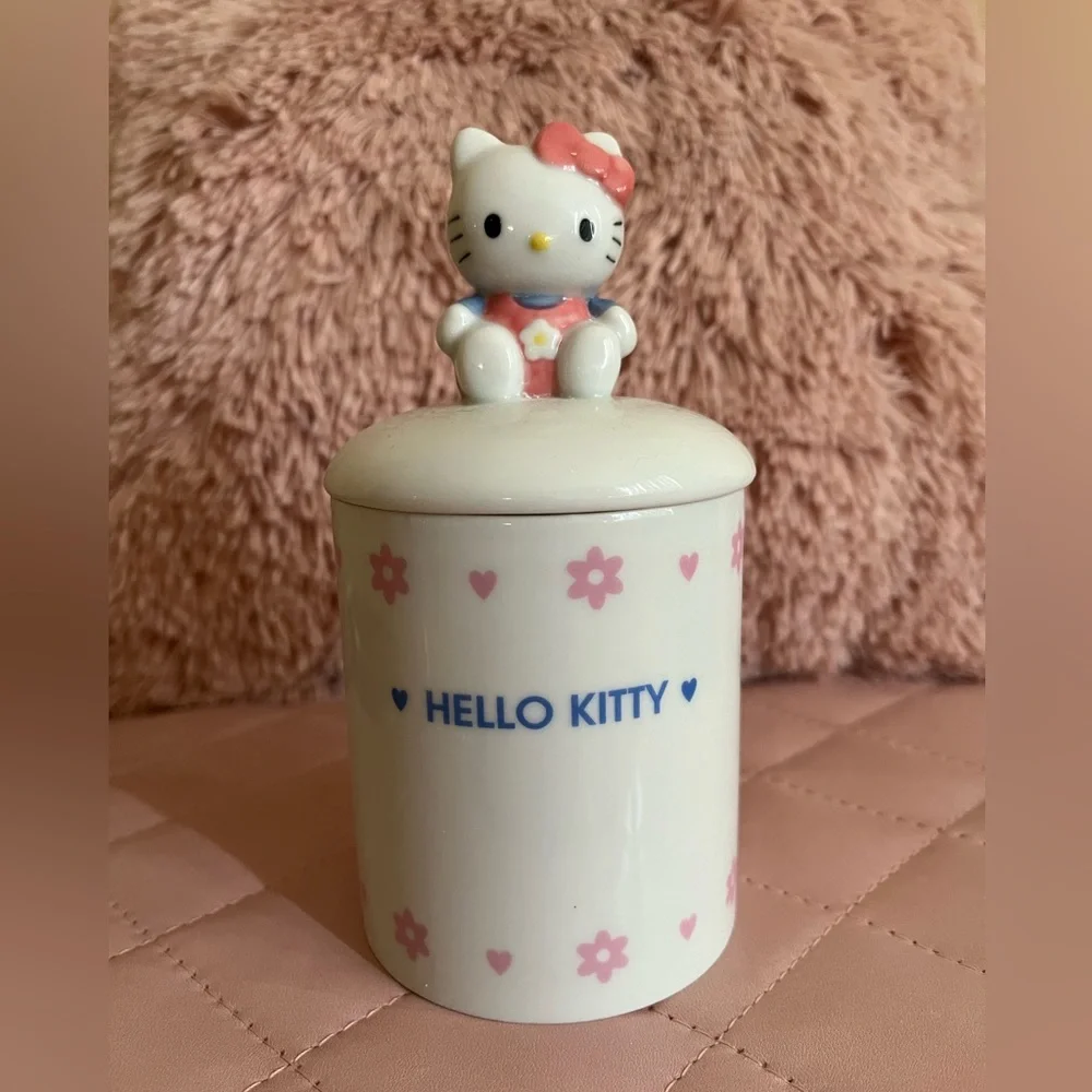 Sanrio Hello Kitty Vintage 1997 Porcelain Canister 💖 - Picture 1 of 5